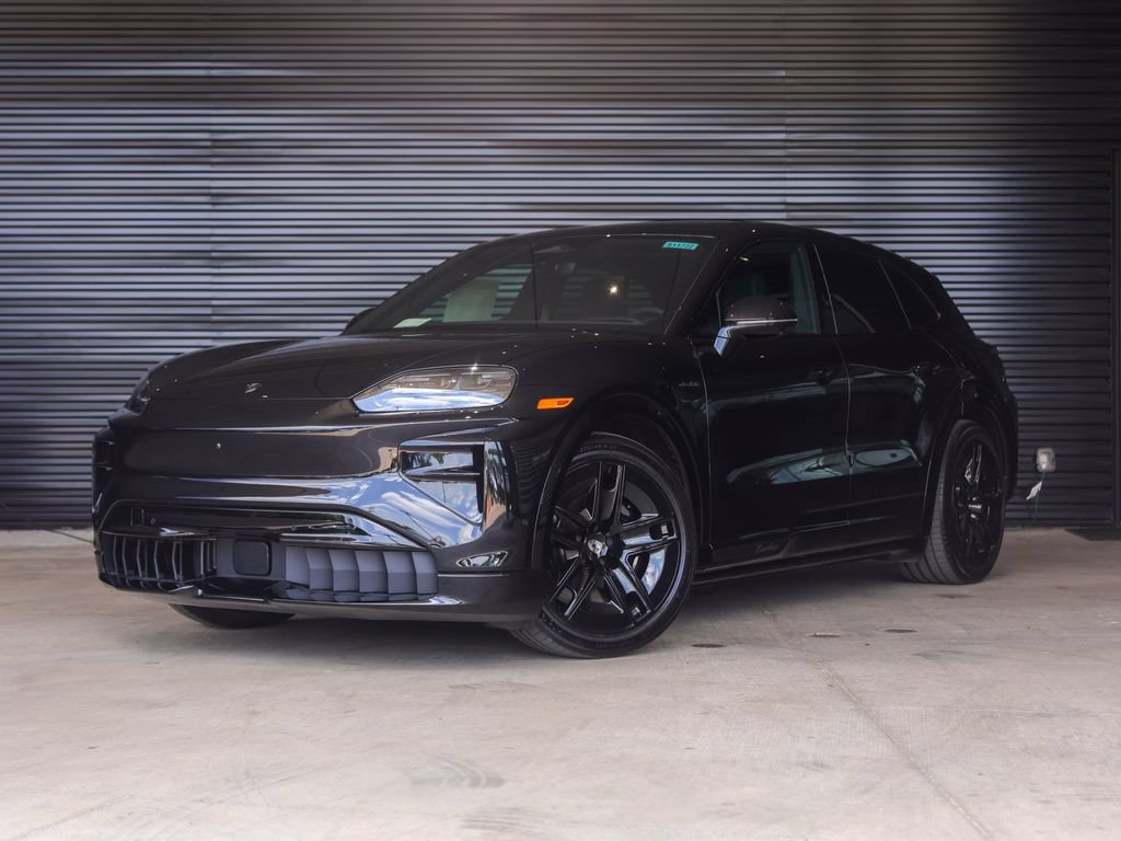 New 2026 Porsche Cayenne Turbo AWD/4WD image 1