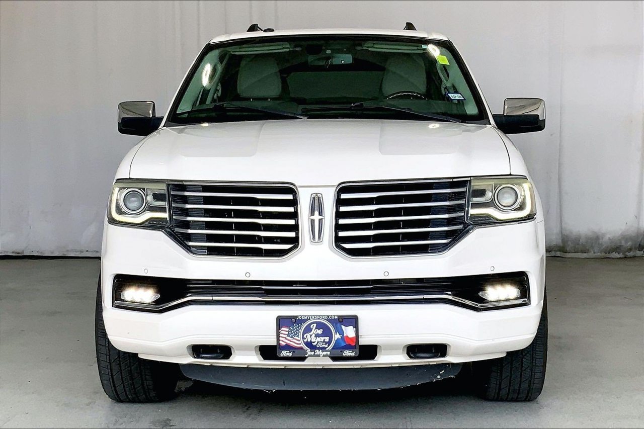 Used 2015 Lincoln Navigator L 2WD image 3