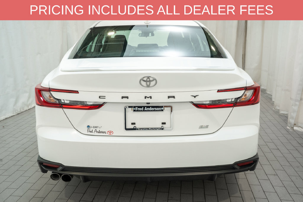 Used 2025 Toyota Camry SE FWD image 4