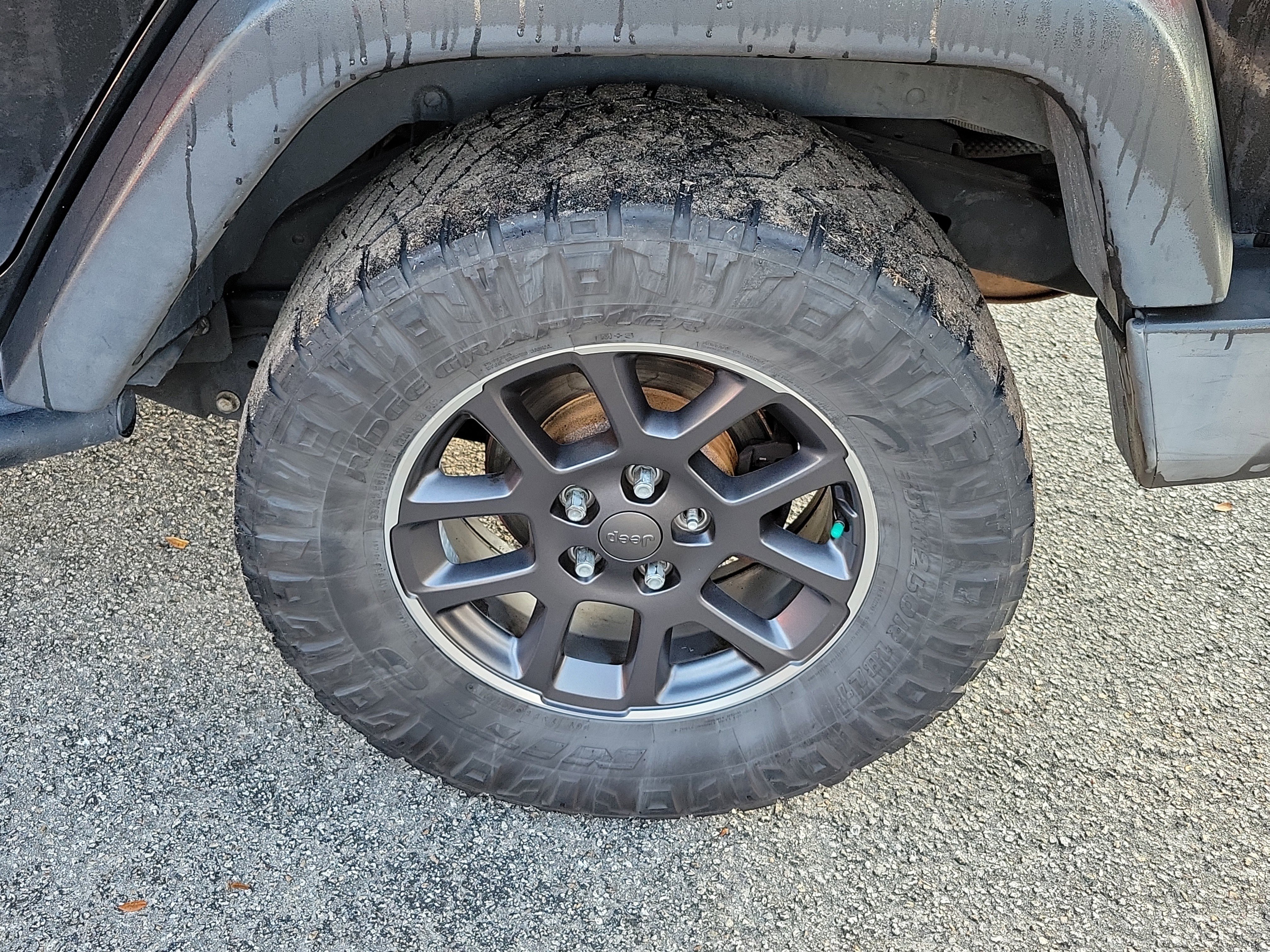 Used 2018 Jeep Wrangler Unlimited Sport w/ Connectivity Group image 31