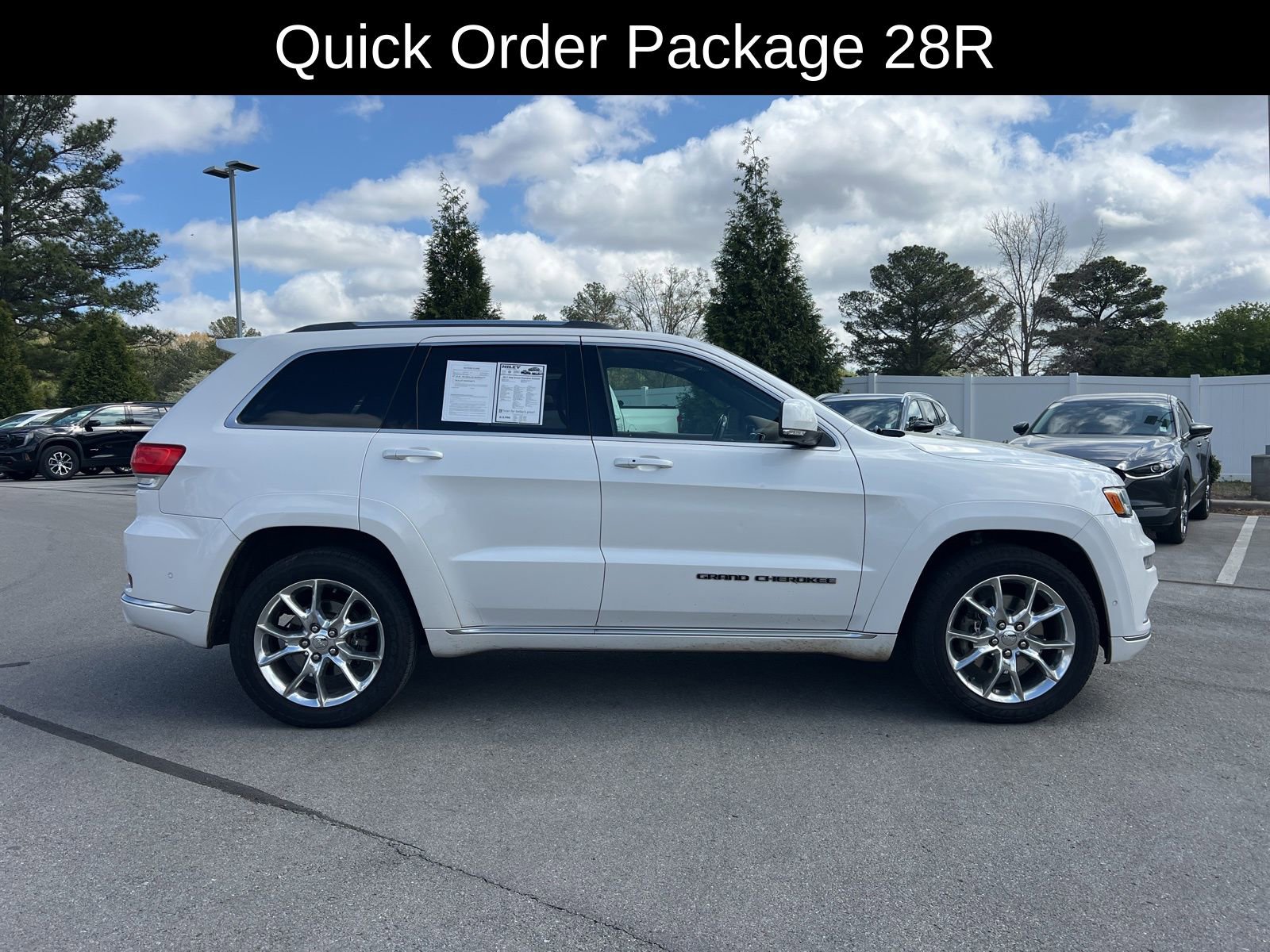 Used 2017 Jeep Grand Cherokee Summit w/ Platinum Series Group image 4