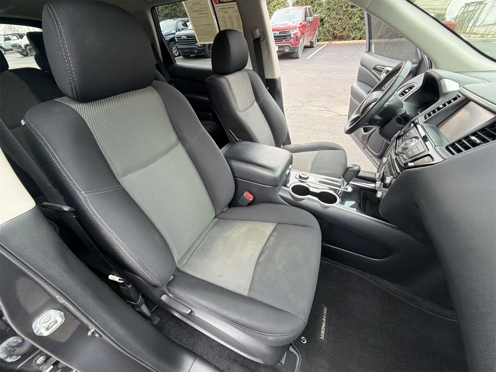 Used 2018 Nissan Pathfinder SV w/ Cargo Package image 26