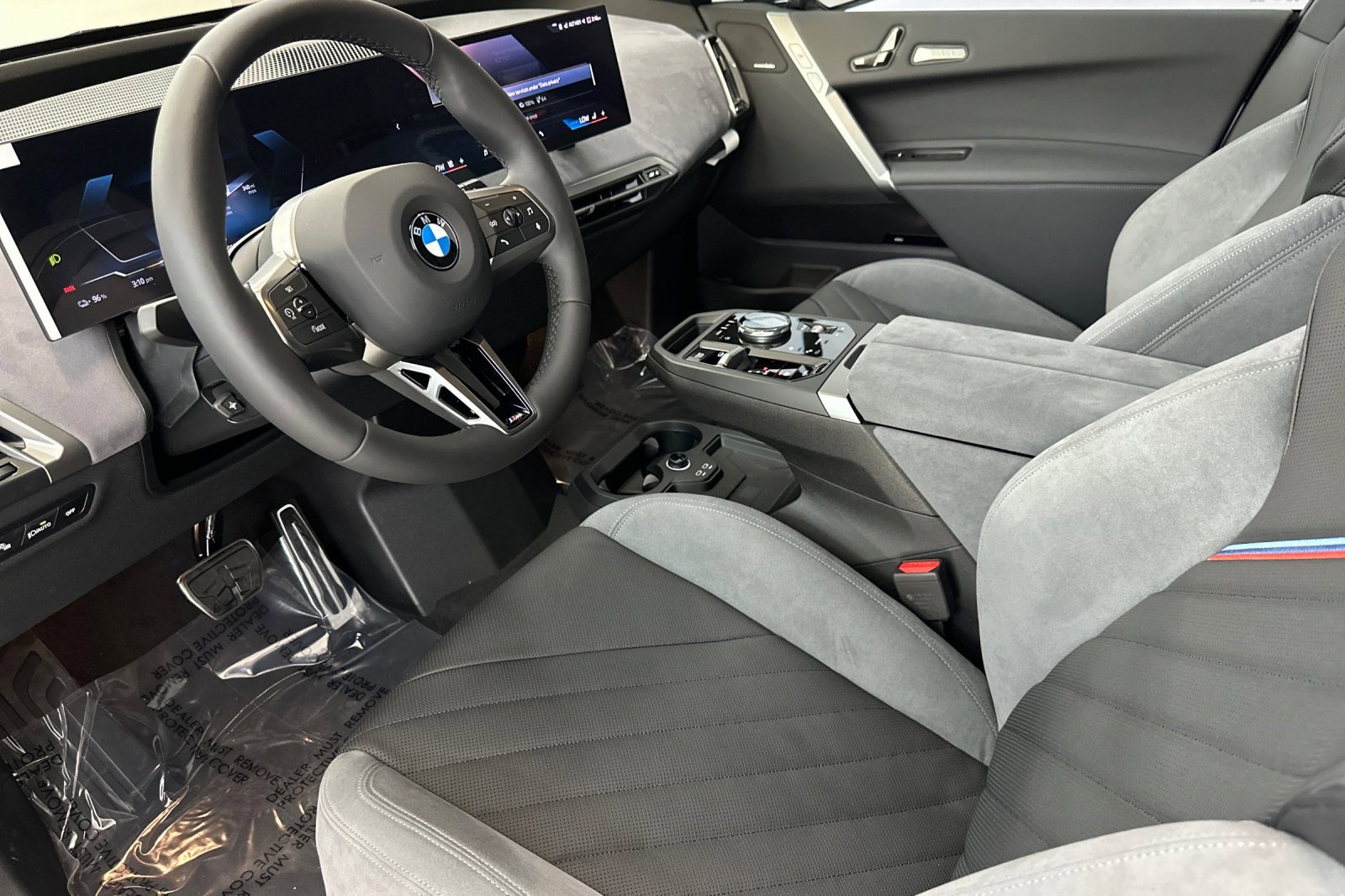 New 2026 BMW iX xDrive45 w/ M Sport Package image 4
