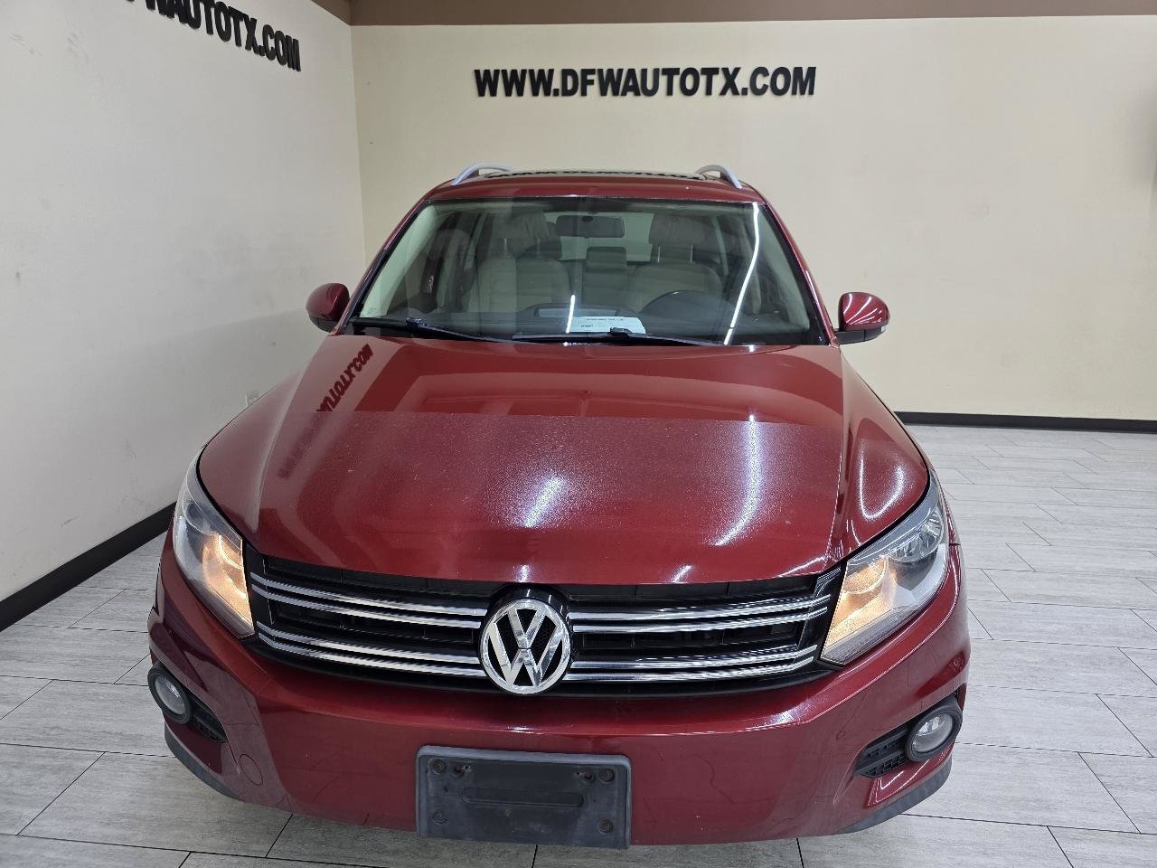 Used 2014 Volkswagen Tiguan SEL FWD image 3