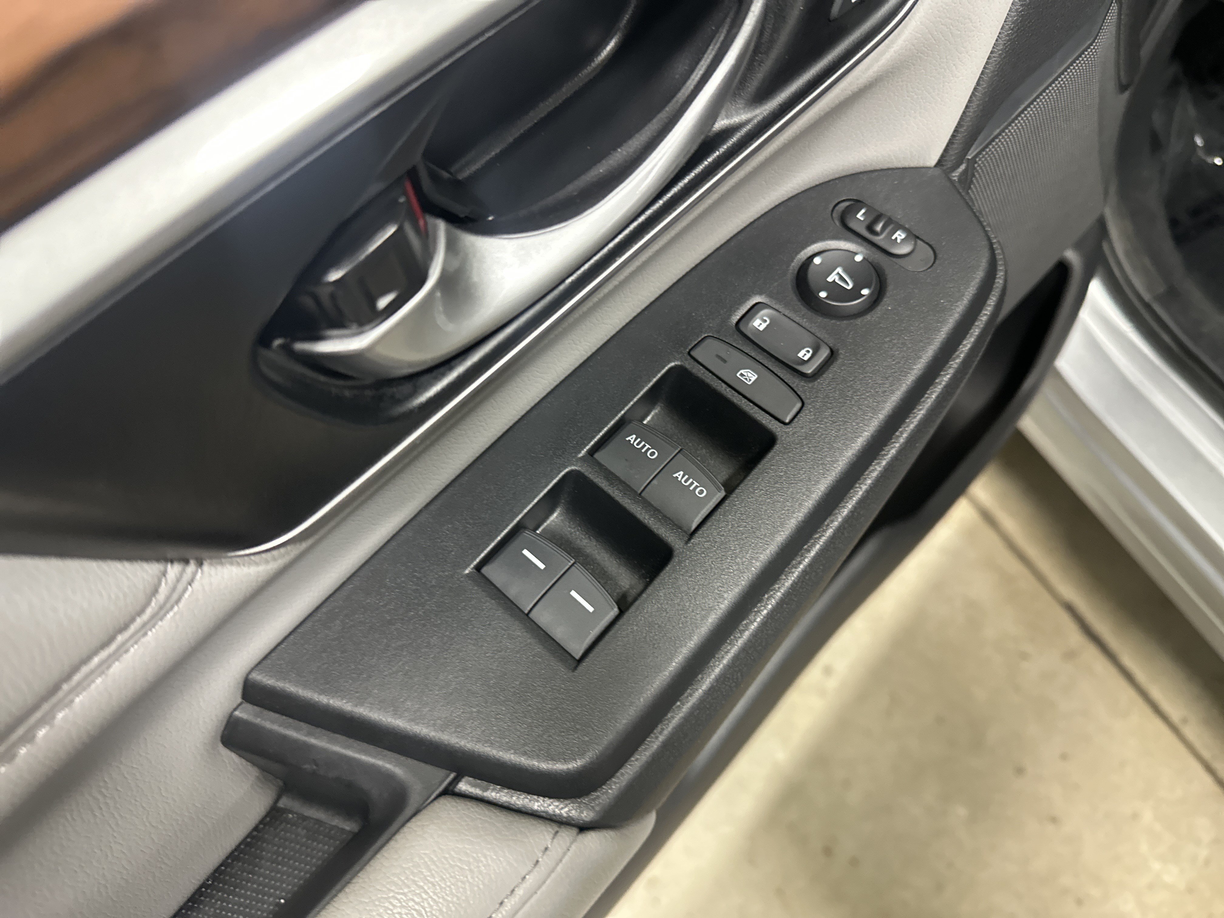 Used 2021 Honda CR-V Touring image 15