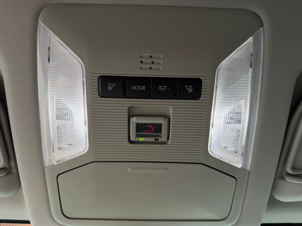 Used 2023 Toyota RAV4 XLE FWD image 32