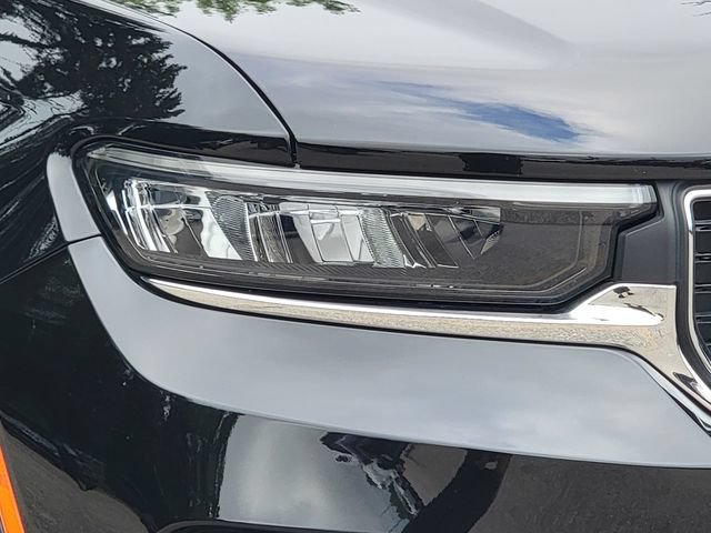 Certified 2024 Jeep Grand Cherokee Laredo w/ Luxury Tech Group I AWD/4WD image 16