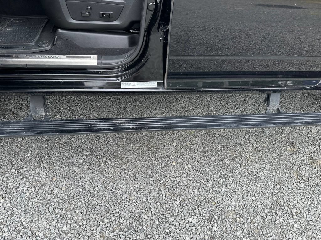 Used 2022 RAM 3500 Limited AWD/4WD image 9