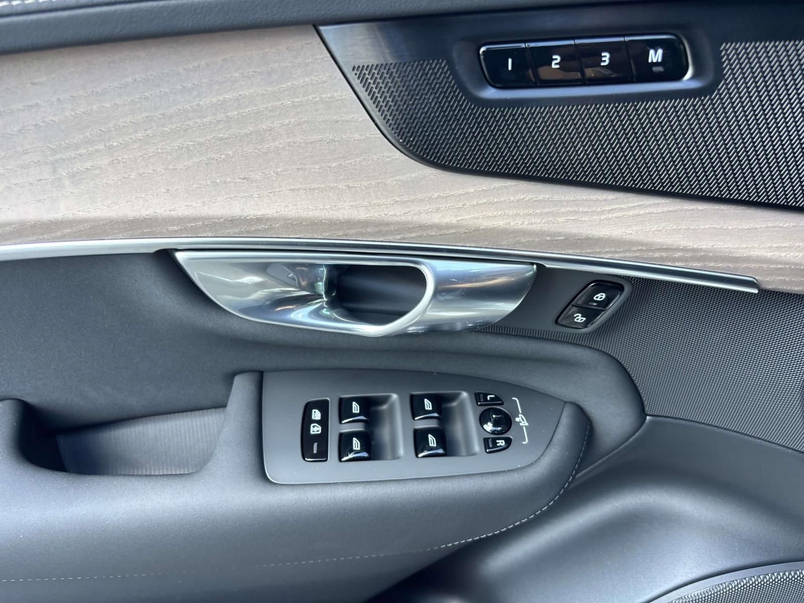 New 2026 Volvo XC90 B6 Plus w/ Protection Package Premier image 13