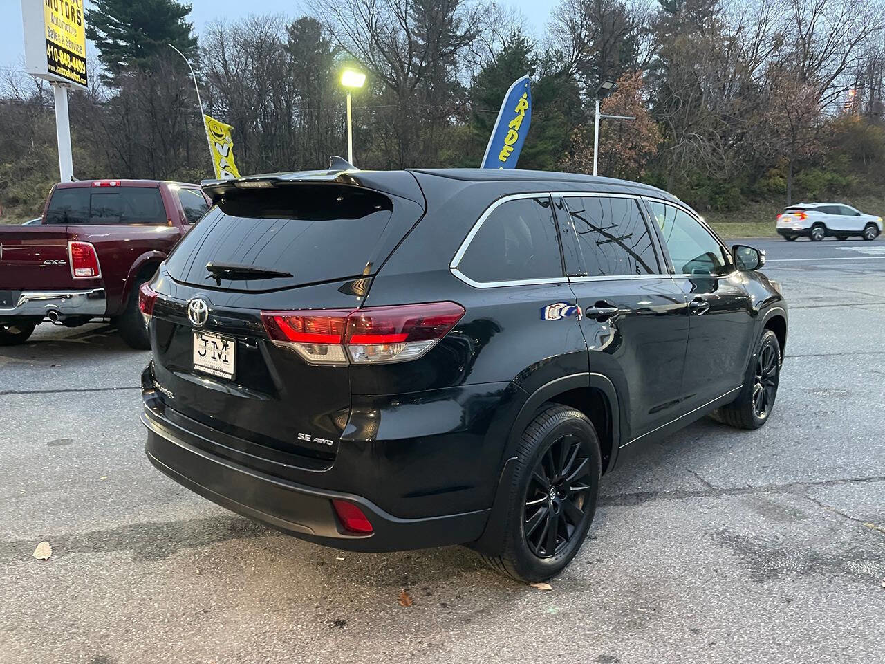 Used 2019 Toyota Highlander SE AWD/4WD image 7