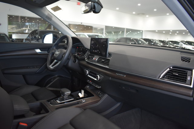 Used 2025 Audi Q5 2.0T Premium Plus w/ Premium Plus Package AWD/4WD image 29