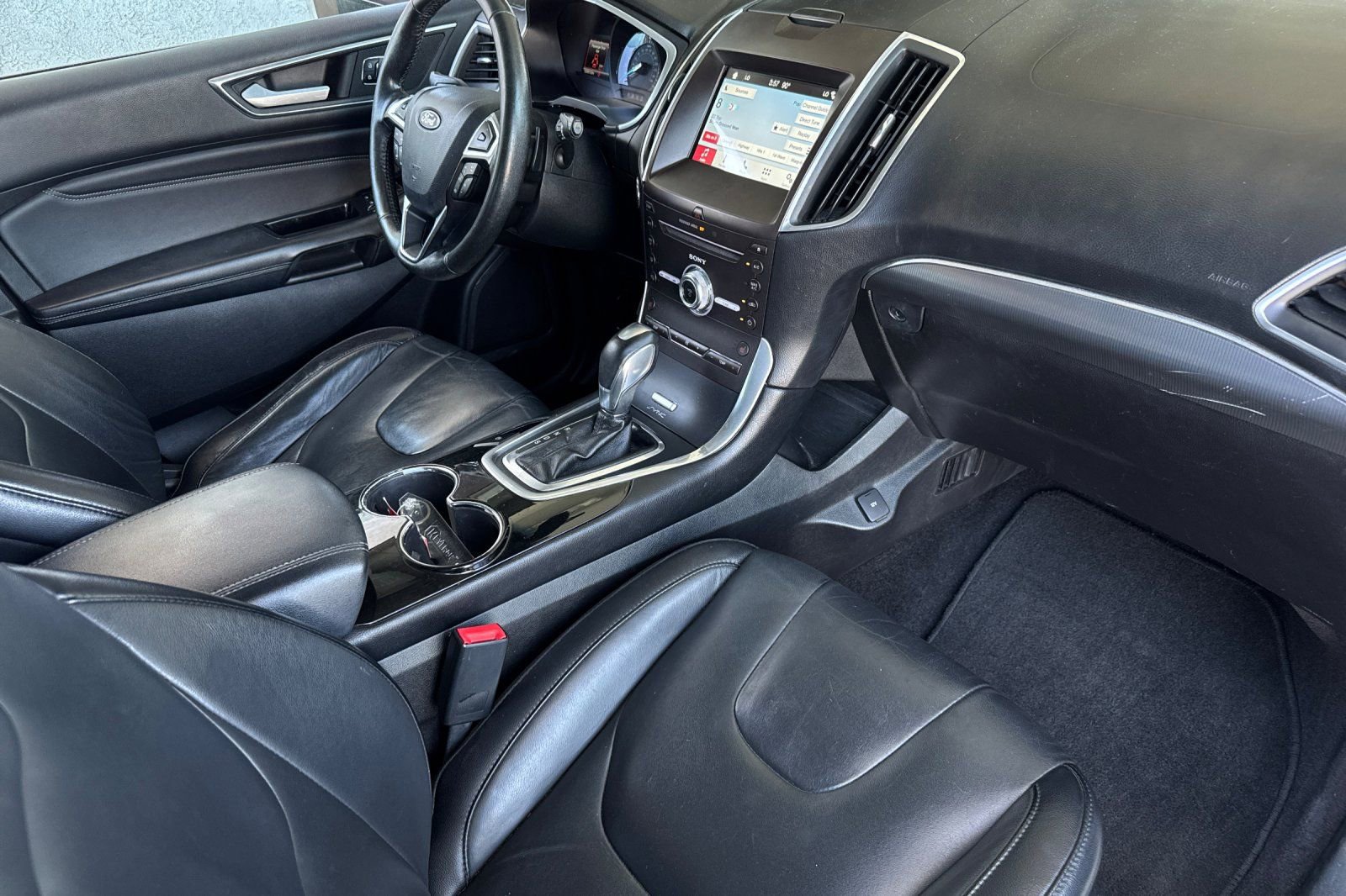 Used 2017 Ford Edge Titanium FWD image 18