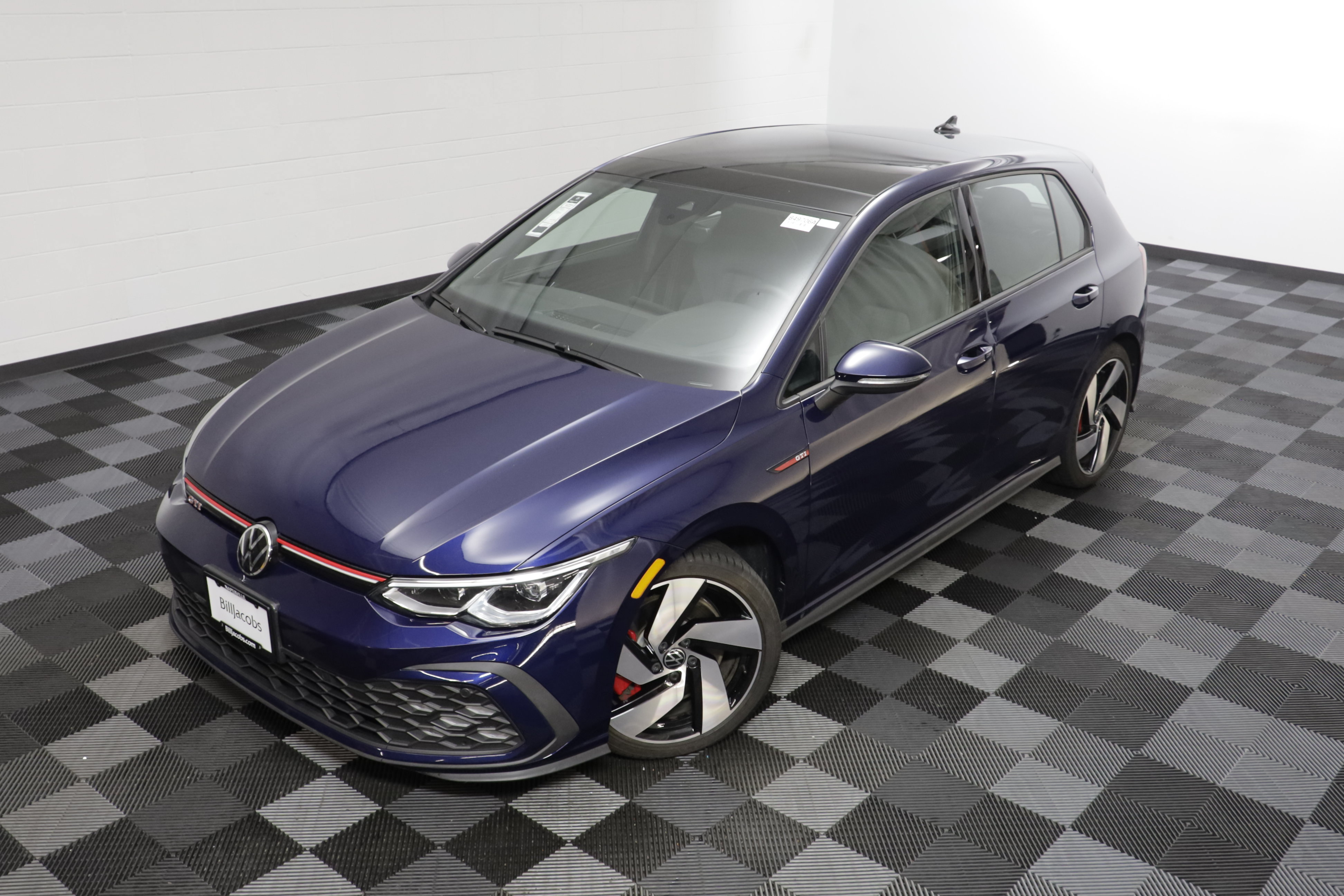 Used 2022 Volkswagen GTI SE FWD image 2