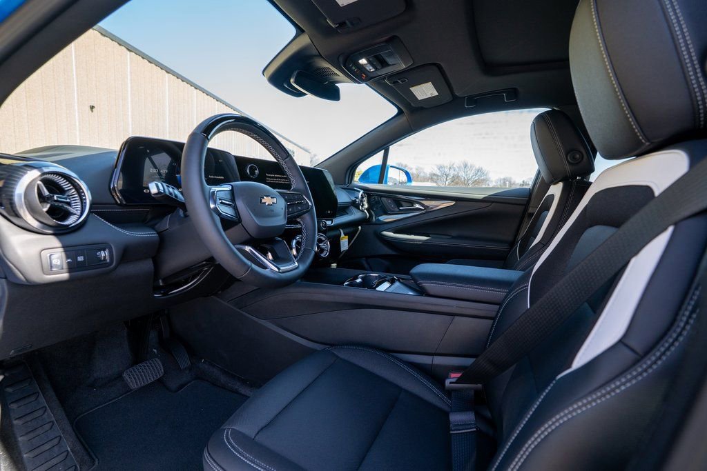 New 2025 Chevrolet Blazer EV LT w/ Super Cruise Package image 12