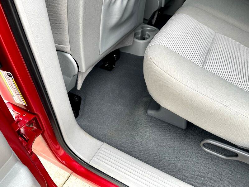 Used 2008 Dodge Durango SLT w/ Technology Group II image 35