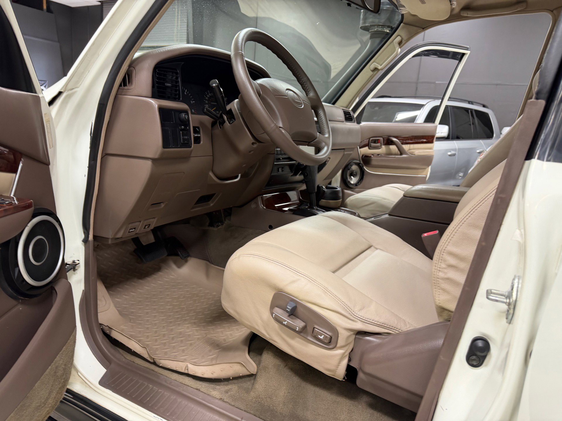 Used 1996 Lexus LX 450 4WD image 32