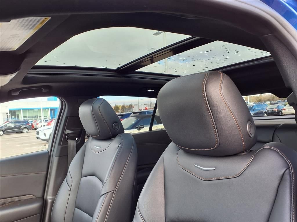 Used 2023 Cadillac XT4 Sport w/ Cold Weather Package image 19