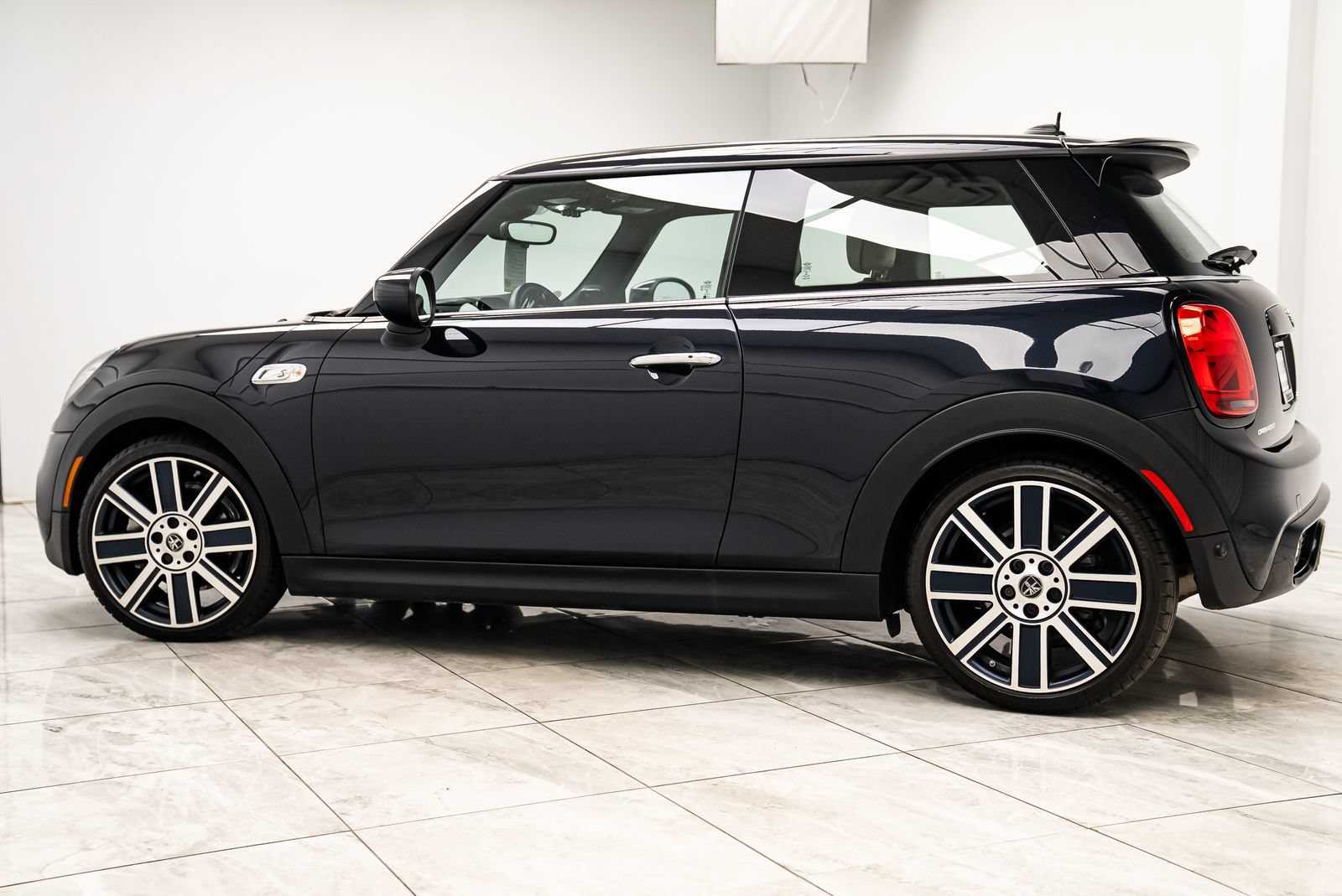 Used 2021 MINI Cooper S FWD image 3