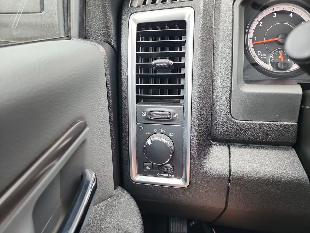 Used 2024 RAM 1500 Classic SLT AWD/4WD image 25