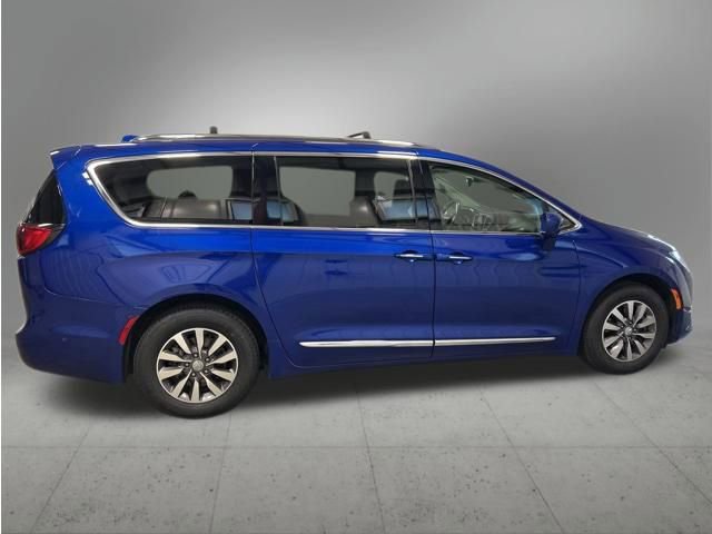 Used 2020 Chrysler Pacifica Touring-L Plus w/ Advanced Safetytec Group FWD image 6