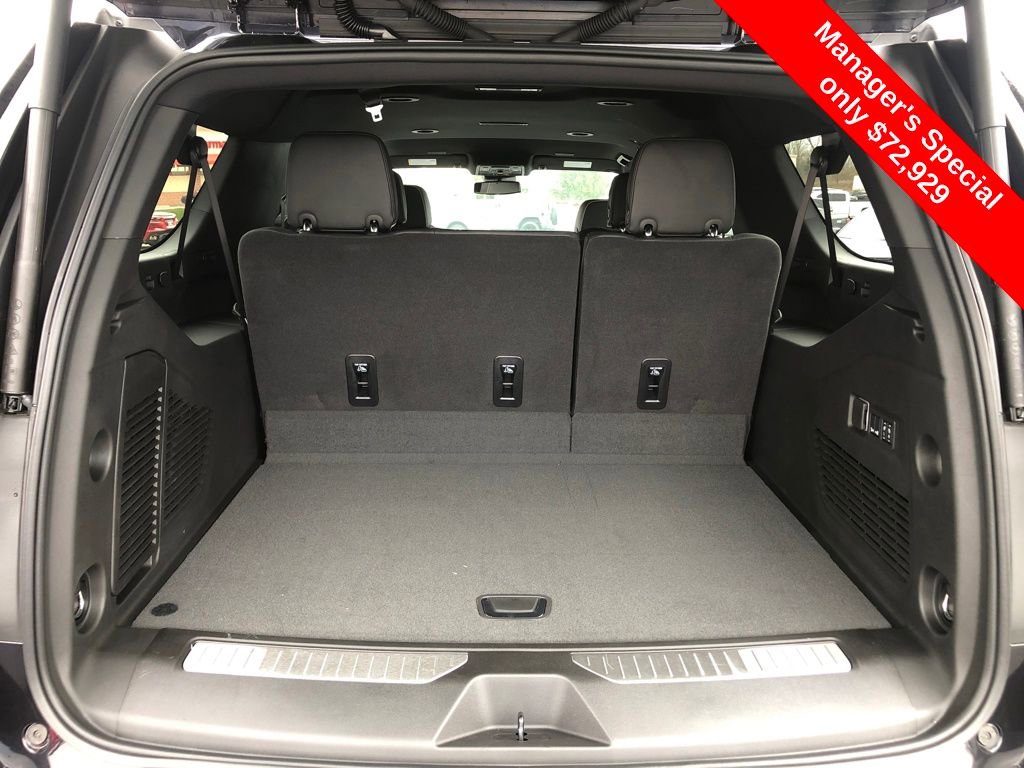 Used 2025 Chevrolet Suburban Premier image 7