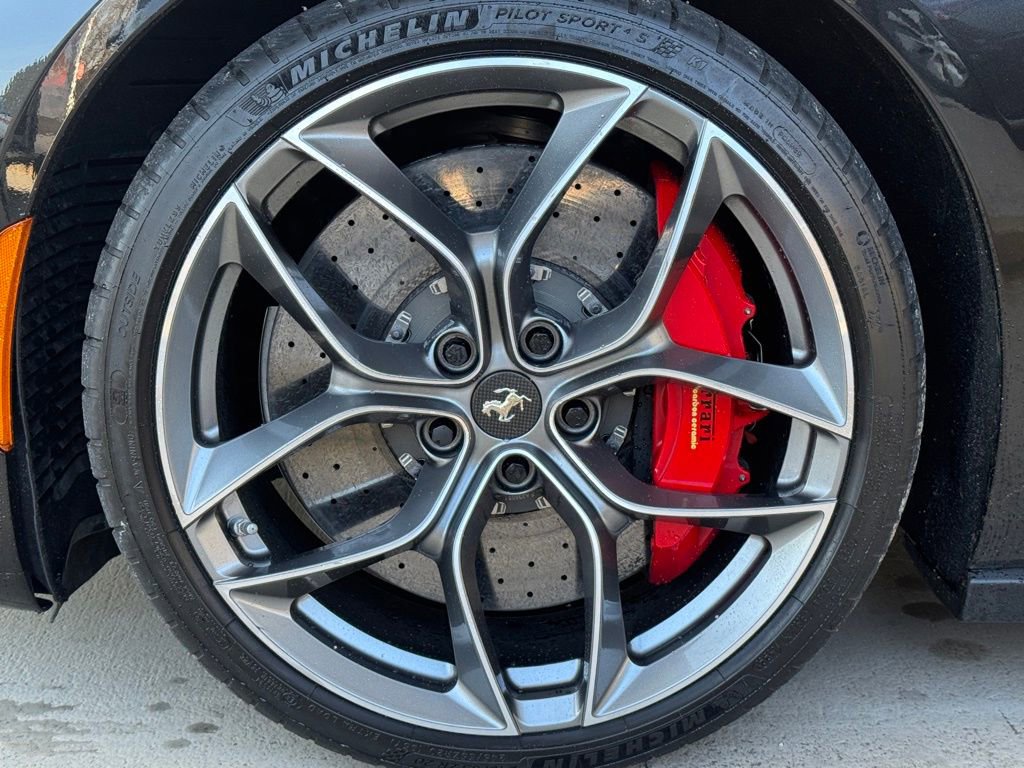 Used 2018 Ferrari GTC4Lusso T image 8