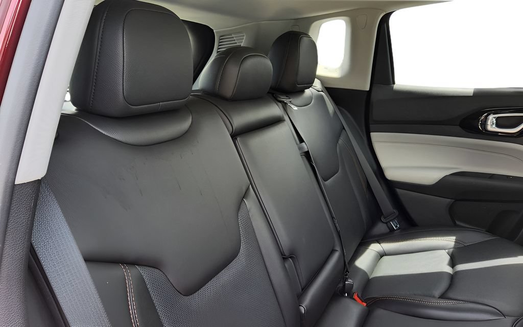 Used 2022 Jeep Compass Limited AWD/4WD image 30