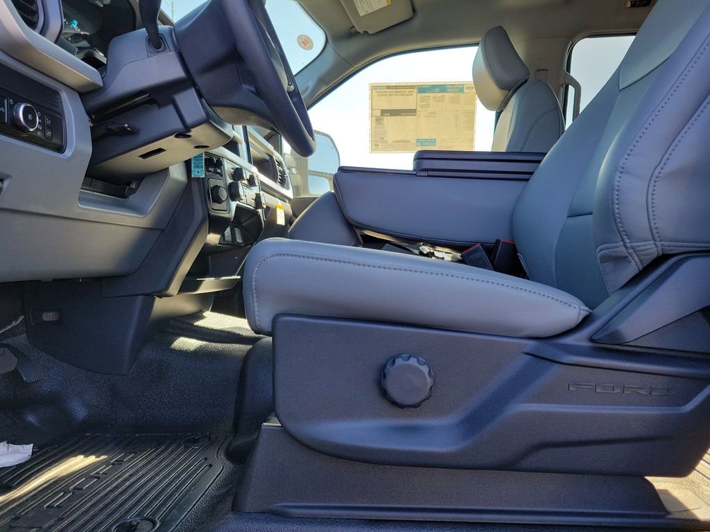 New 2025 Ford F450 XL w/ XL Chrome Package image 15