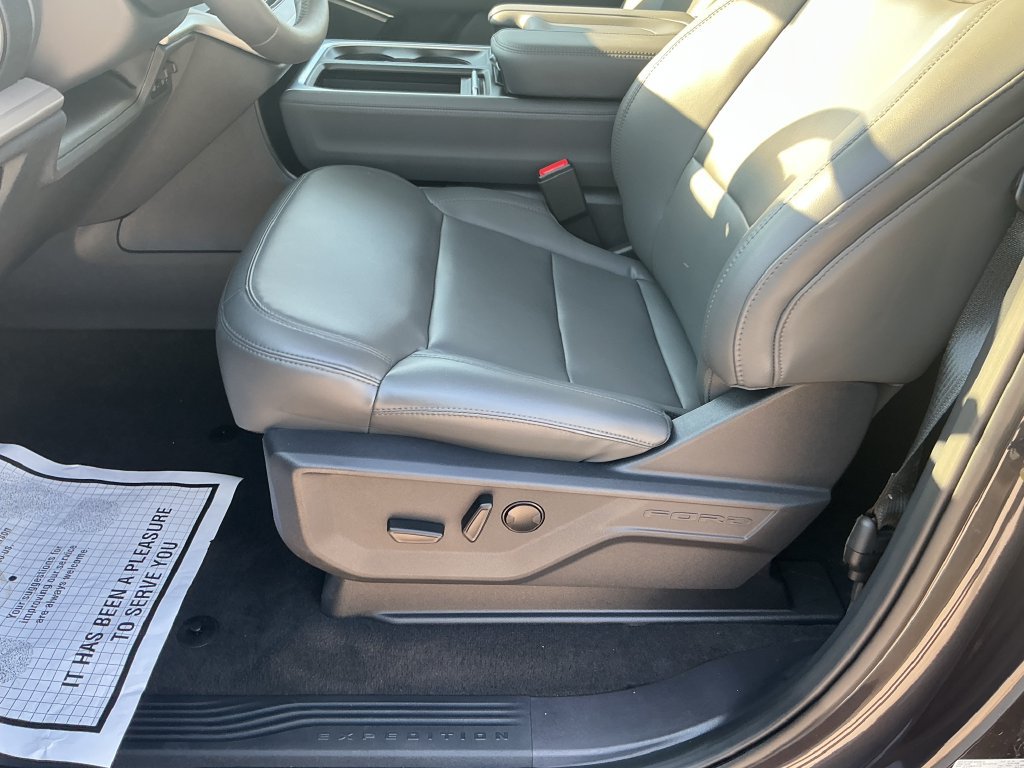 New 2026 Ford Expedition Active AWD/4WD image 17