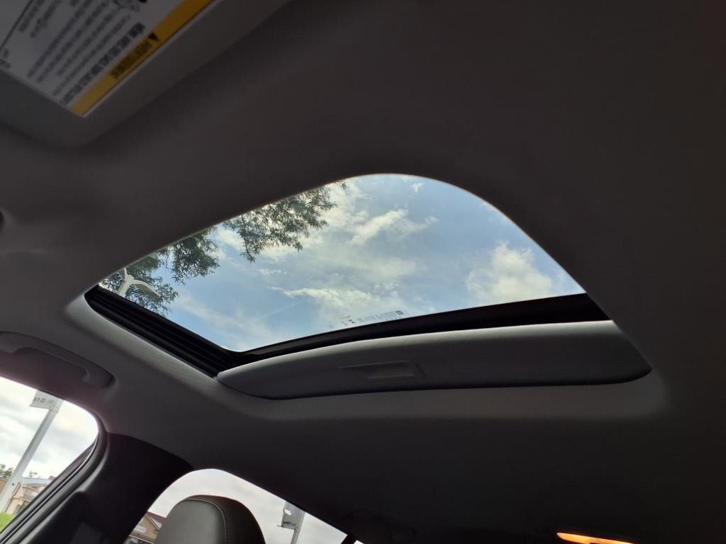 Certified 2025 Chevrolet Trax ACTIV w/ Sunroof Package image 10