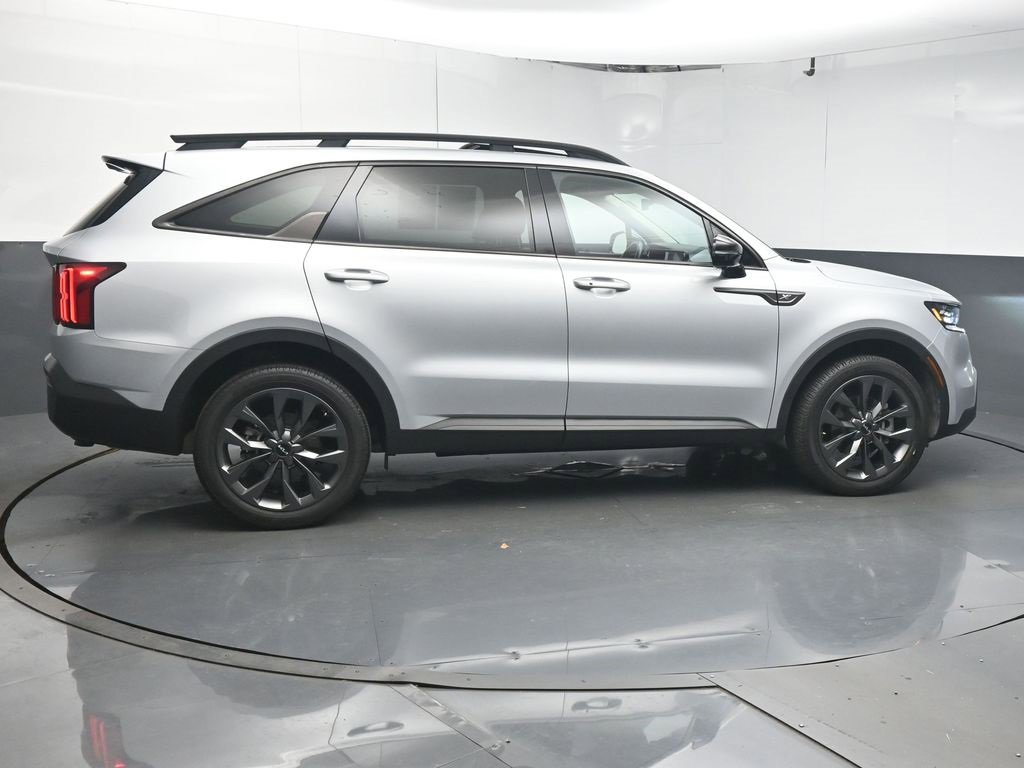 Used 2022 Kia Sorento SX Prestige w/ Rust Color Package image 8
