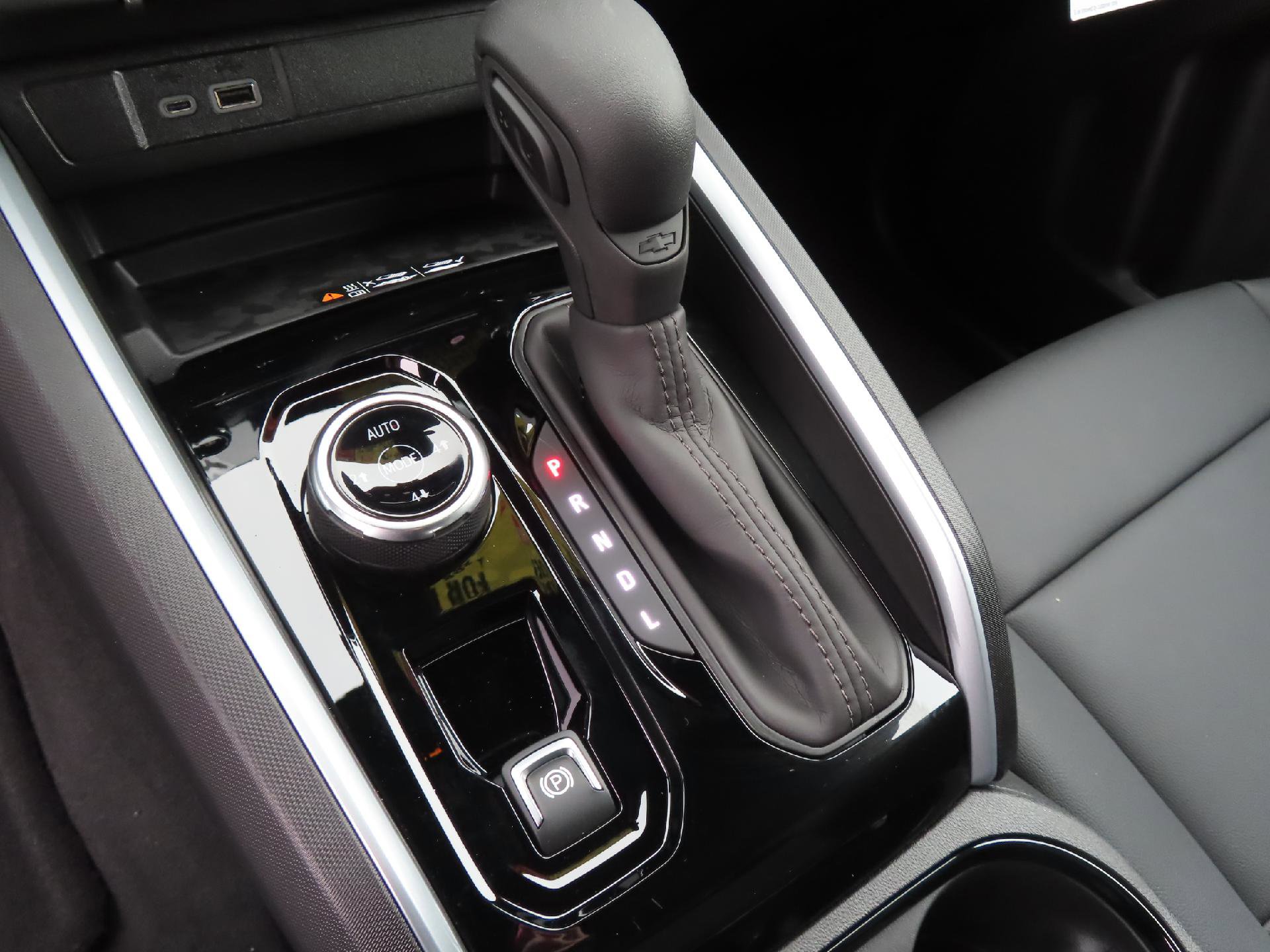 New 2025 Chevrolet Colorado Trail Boss w/ Midnight Edition image 32