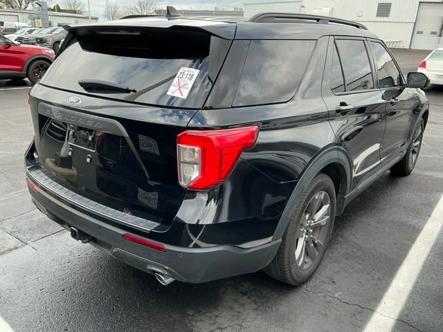Used 2024 Ford Explorer XLT w/ Equipment Group 202A image 5