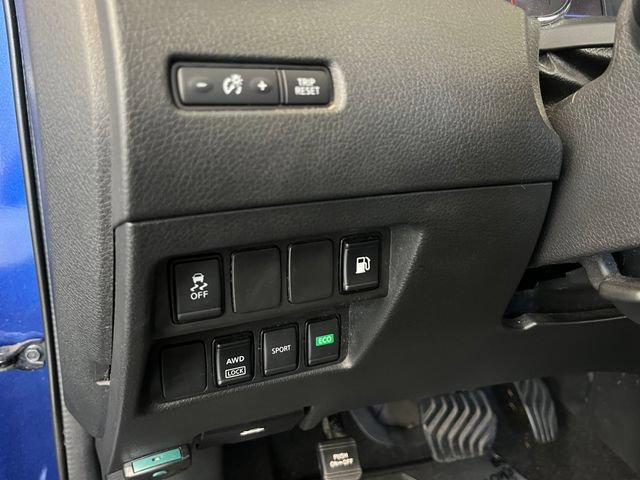 Used 2018 Nissan Rogue S AWD/4WD image 26