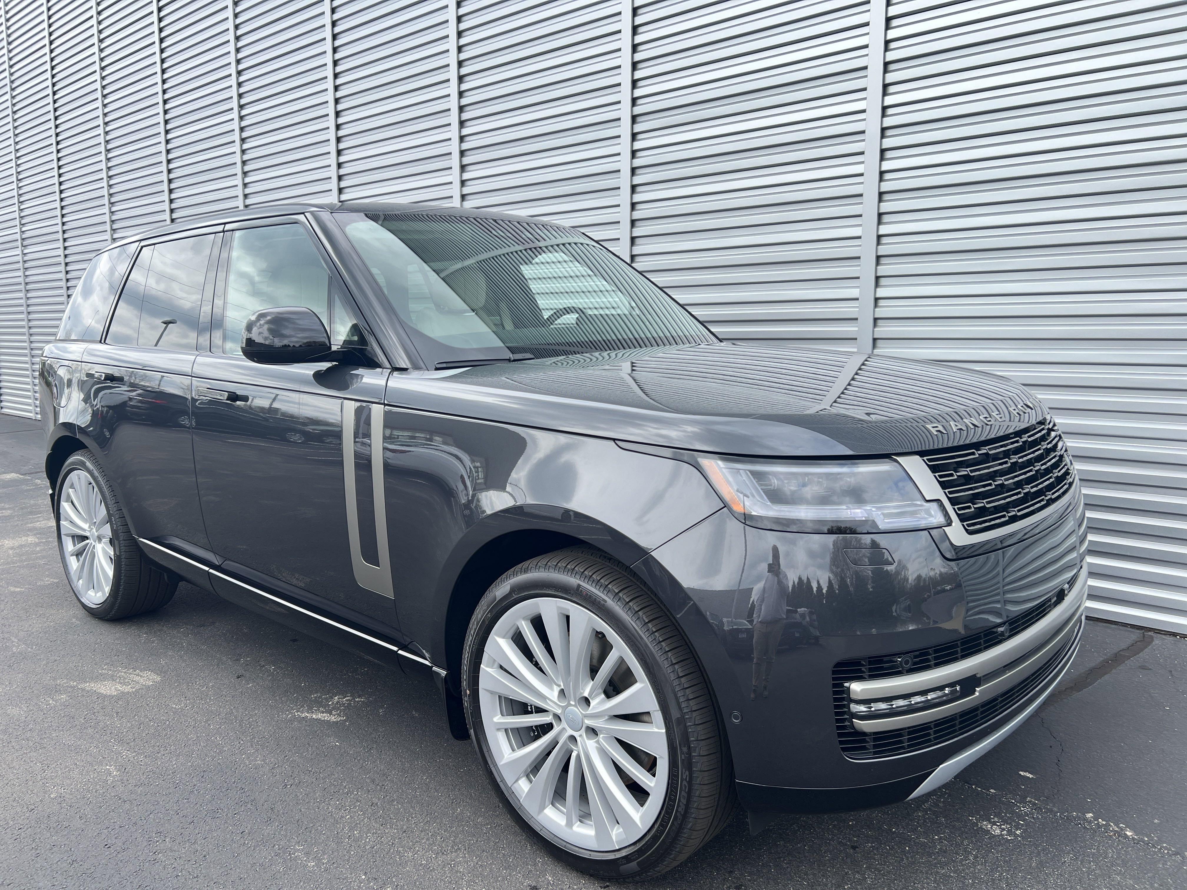 New 2025 Land Rover Range Rover SE image 7