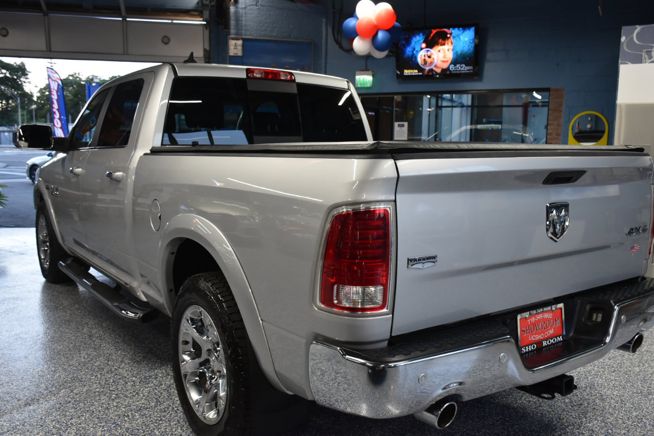 Used 2018 RAM 1500 Laramie image 11