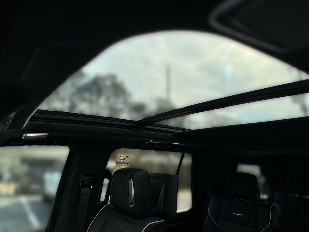 Used 2025 Cadillac Escalade Premium Luxury Platinum image 20