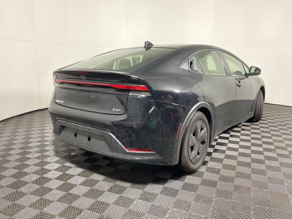 Used 2025 Toyota Prius LE image 15