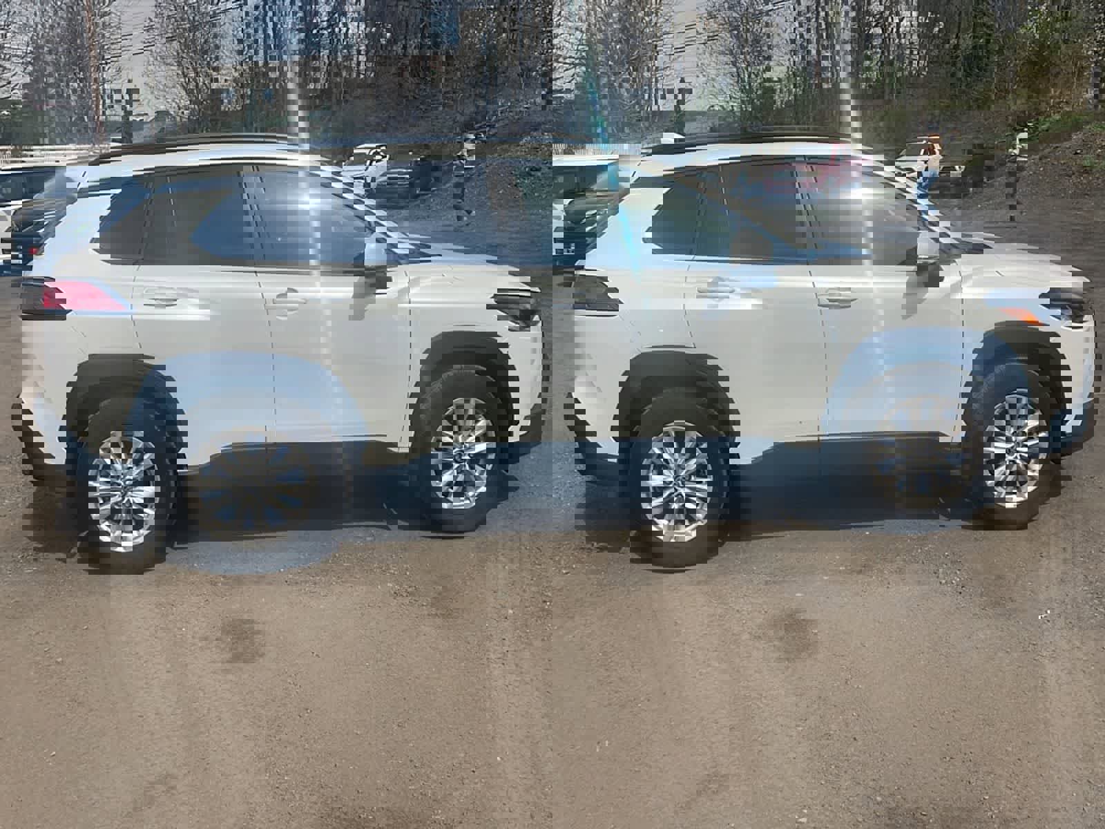 Used 2023 Toyota Corolla Cross LE w/ Moonroof Package image 12