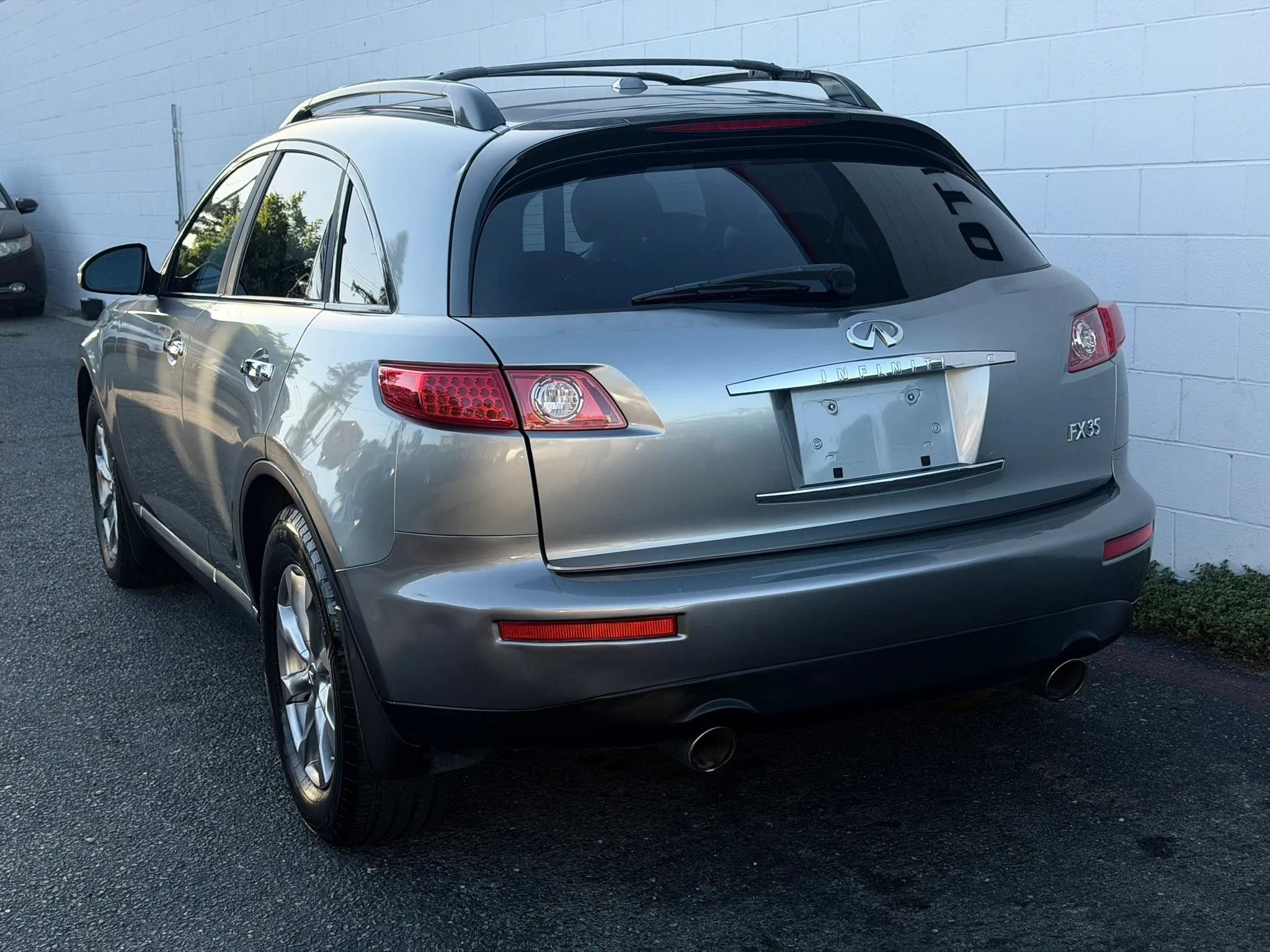 Used 2008 INFINITI FX35 2WD w/ Technology Pkg image 4