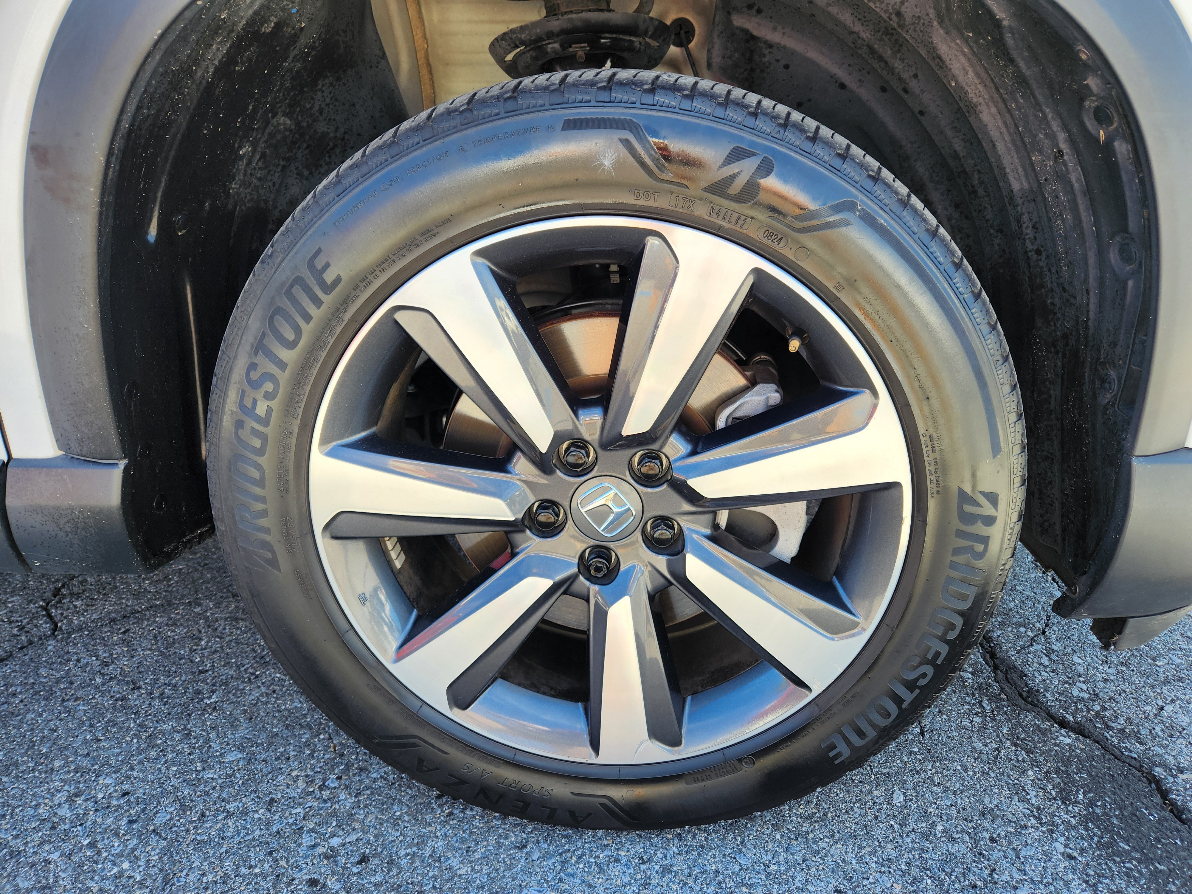 Used 2025 Honda Pilot Touring image 7