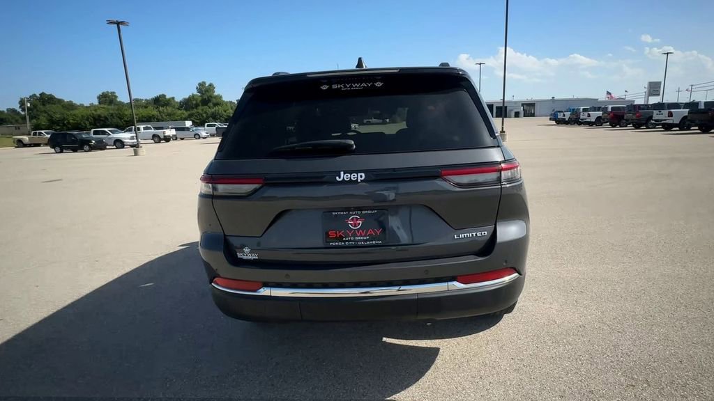 Used 2024 Jeep Grand Cherokee Limited image 7