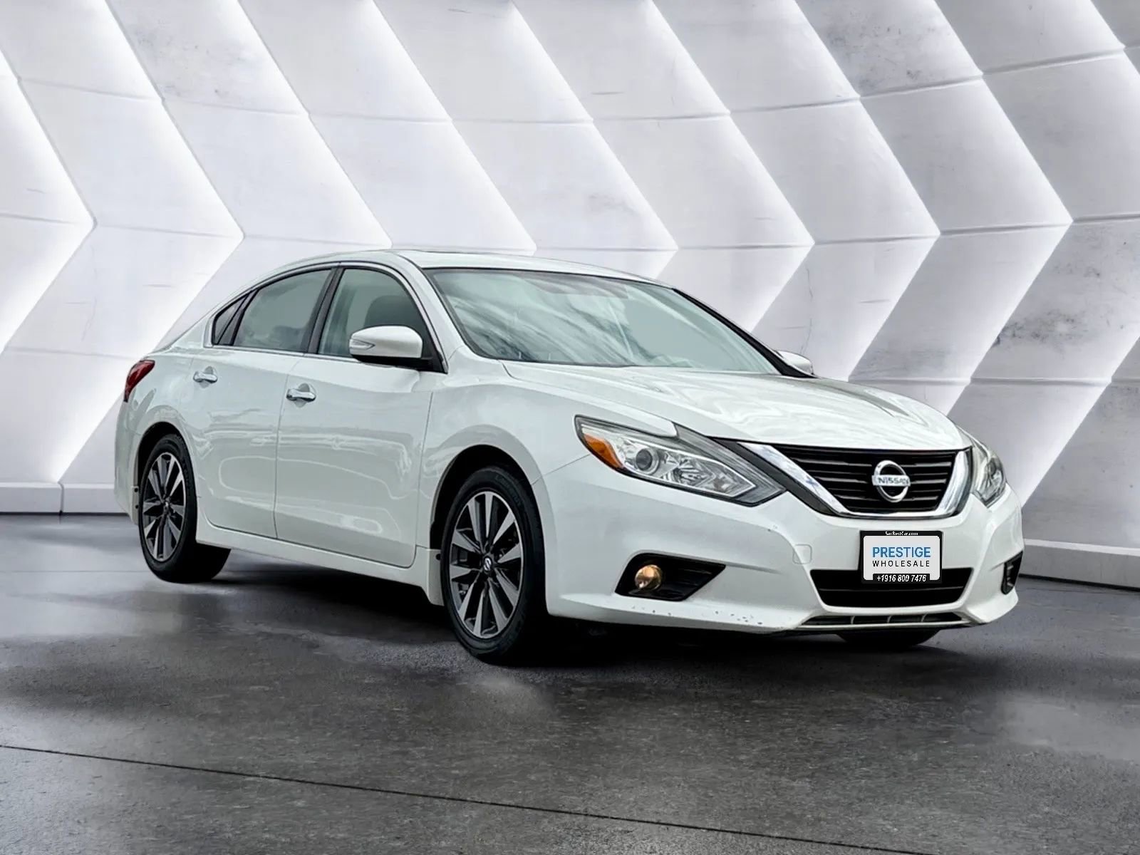 Used 2017 Nissan Altima 2.5 SL w/ Moonroof Package FWD image 3