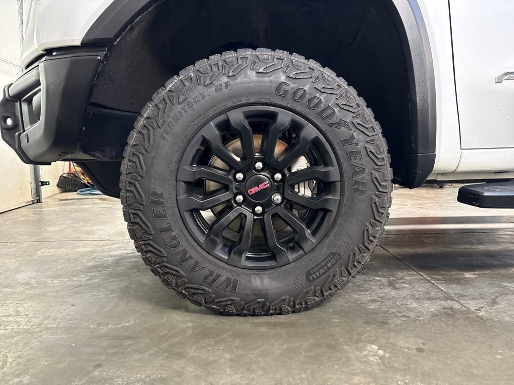 Used 2023 GMC Sierra 1500 AT4X image 28