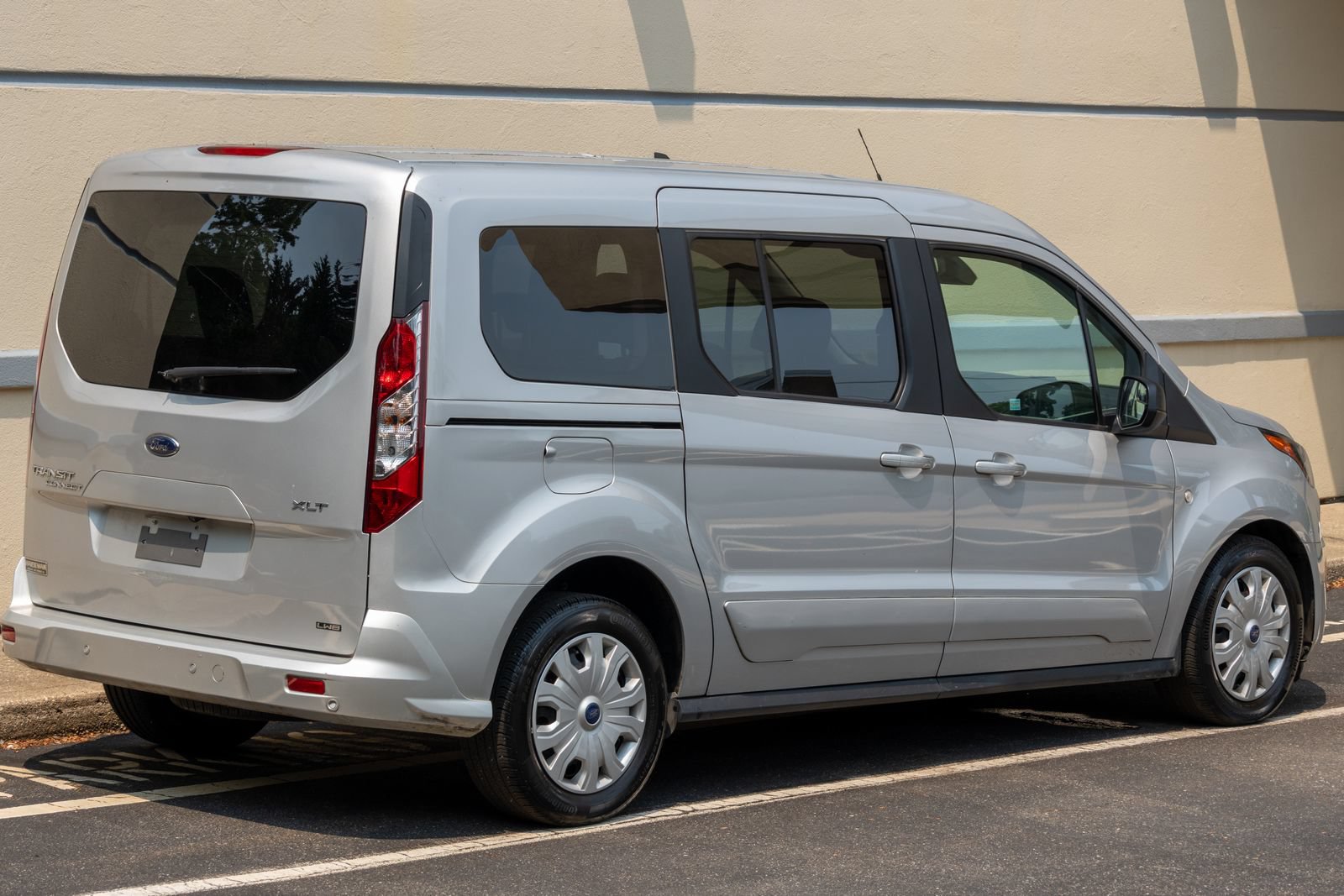 Used 2022 Ford Transit Connect XLT FWD image 12