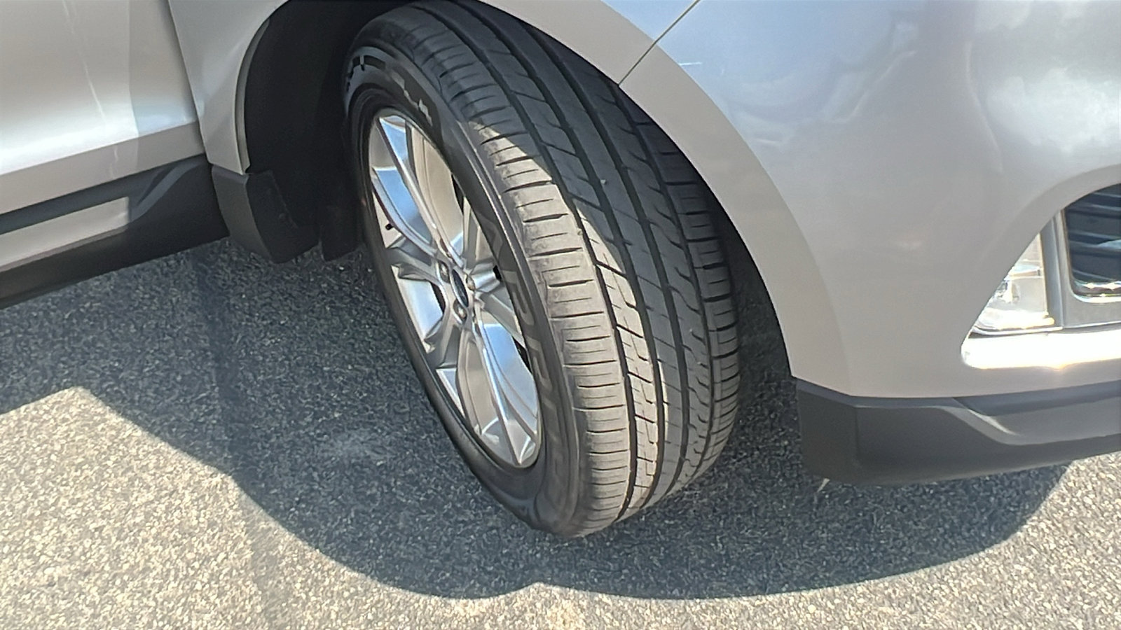 Used 2022 Ford Edge Titanium image 10