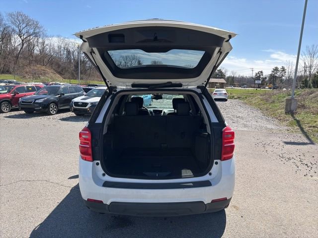 Used 2017 Chevrolet Equinox LT image 11