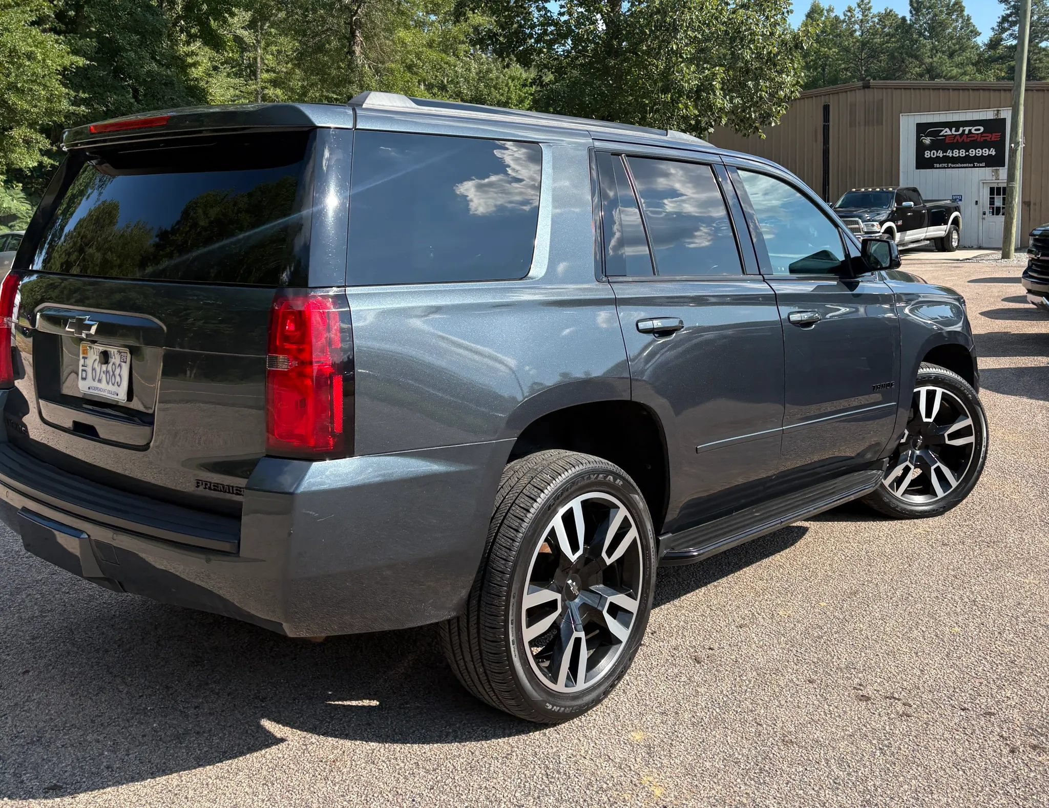 Used 2019 Chevrolet Tahoe Premier w/ RST 6.2L Performance Edition AWD/4WD image 6
