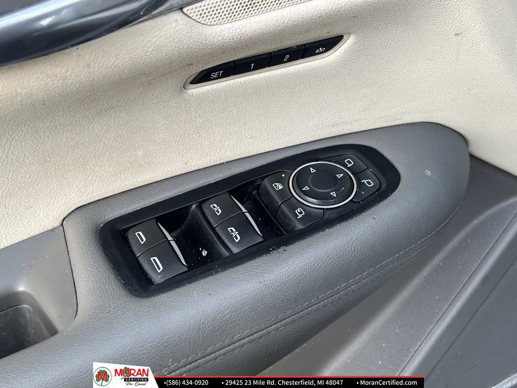 Used 2018 Cadillac XT5 Luxury w/ Driver Awareness Package image 15