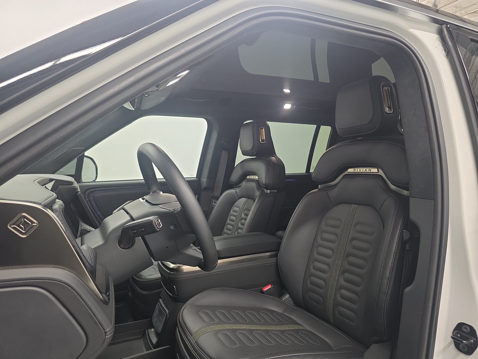 Used 2024 Rivian R1S Adventure Quad AWD/4WD image 20